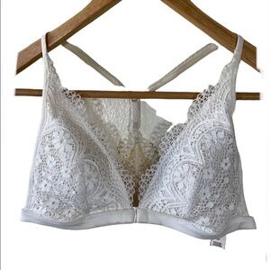 Victoria’s Secret Body by Victoria Cream Lace Bra Bralette Size Small